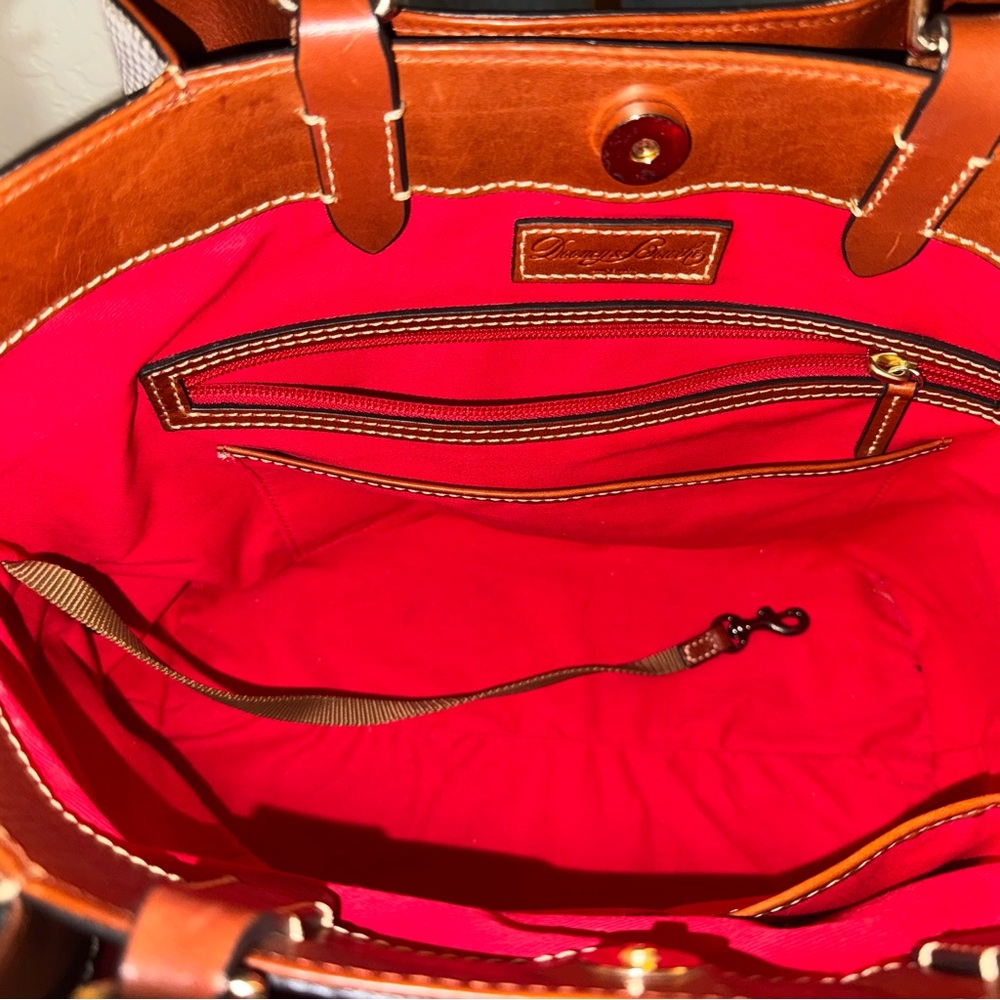 Dooney & Bourke Lizard Embossed Large Leather Barlow convertible bag - like New - Picture 8 of 16